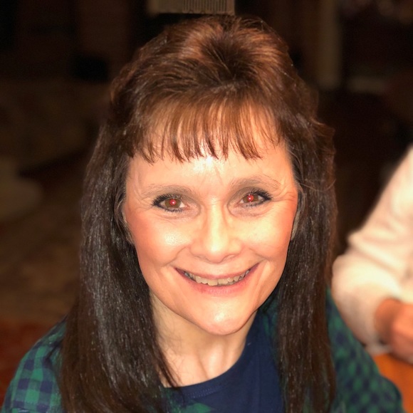 Meet your Posher, Karen - Picture 2 of 2